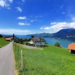 Traumblick Auf Den Thunersee Und Berge Krattigen