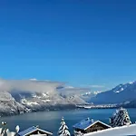 Traumblick Auf Den Thunersee Und Berge * Krattigen