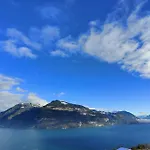 Traumblick Auf Den Thunersee Und Berge Apartmán *