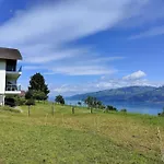 Traumblick Auf Den Thunersee Und Berge *