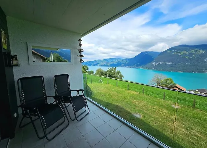 Traumblick Auf Den Thunersee Und Berge * Krattigen