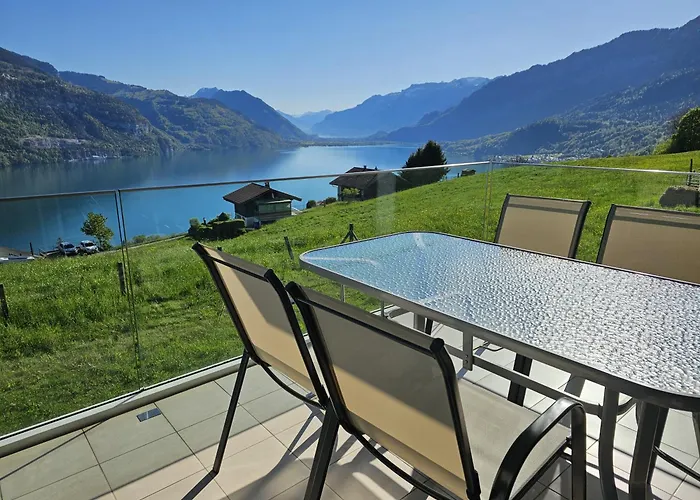 Traumblick Auf Den Thunersee Und Berge