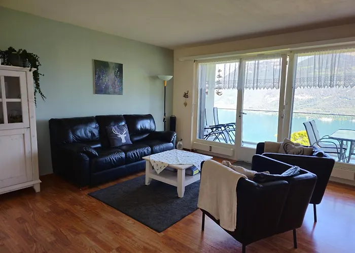 Traumblick Auf Den Thunersee Und Berge