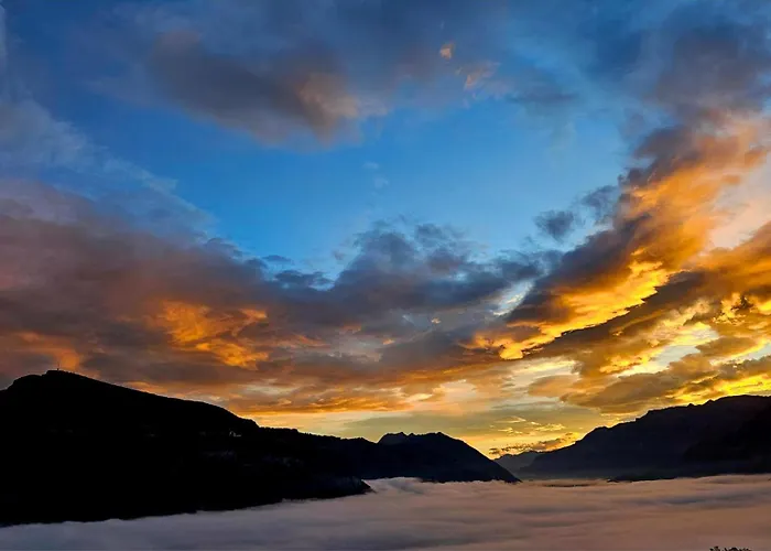 Traumblick Auf Den Thunersee Und Berge *